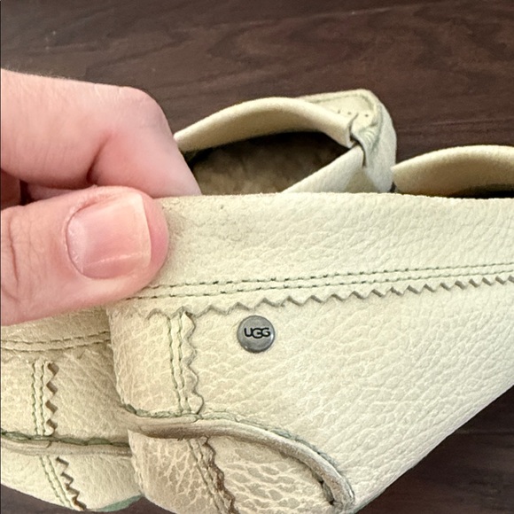 Ugg Women's Cream Loafers Size 9 - Picture 9 of 12